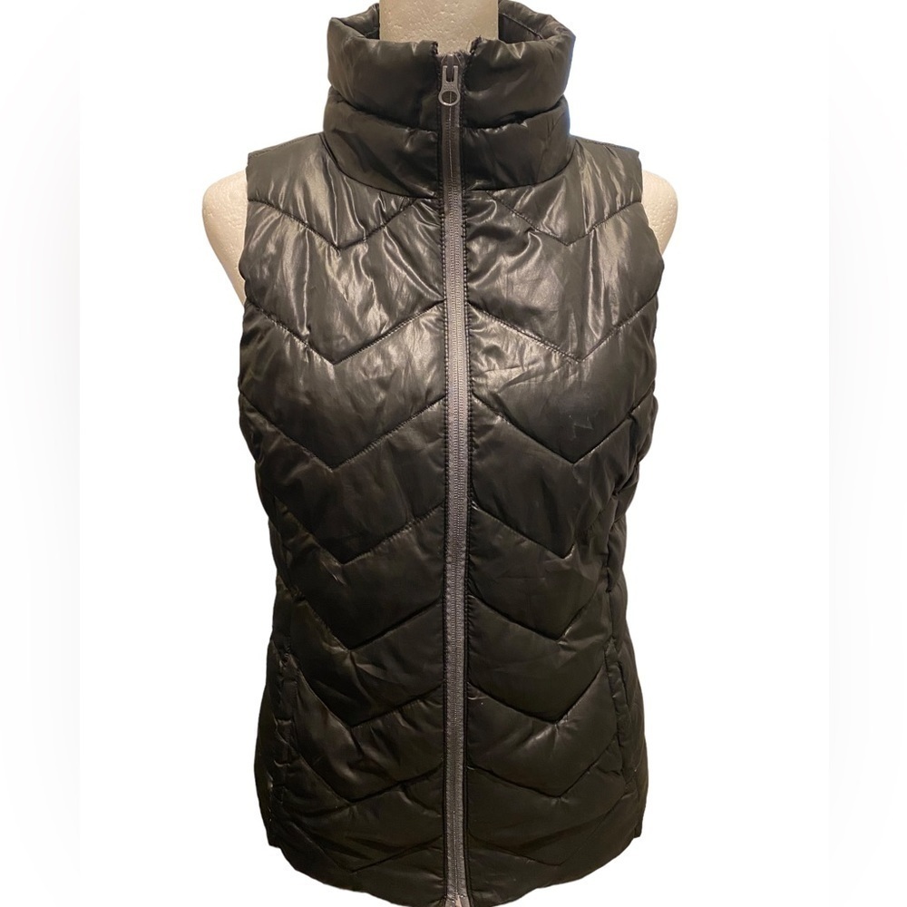 BLACK PUFFER VEST